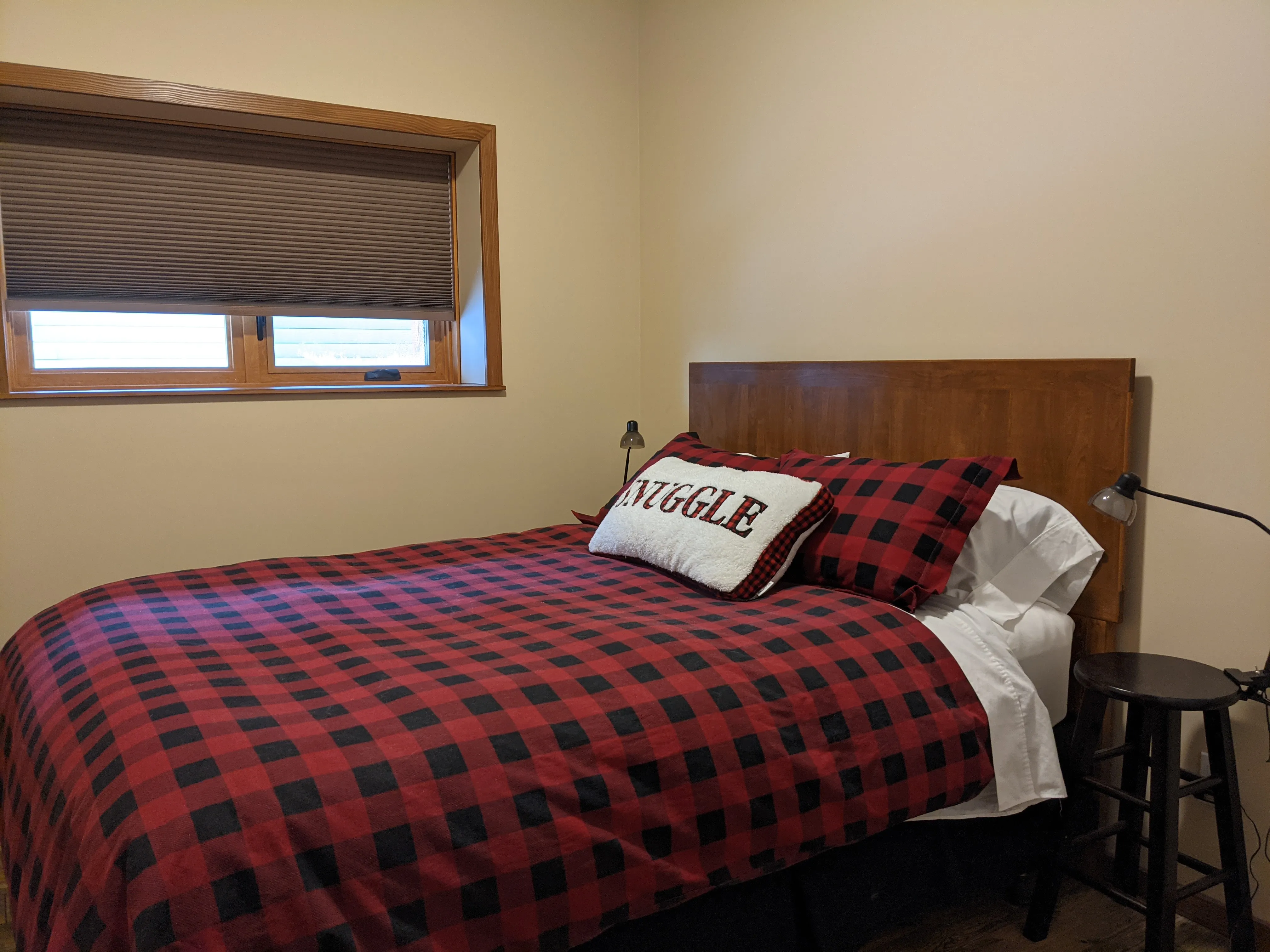 Tinhorn Landing - Bedroom with Queen Bed